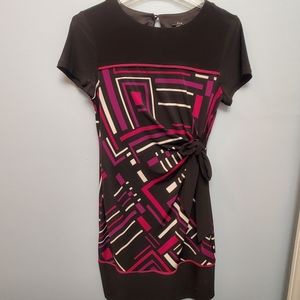 Short sleeves geometric pattern dress.. Size small.